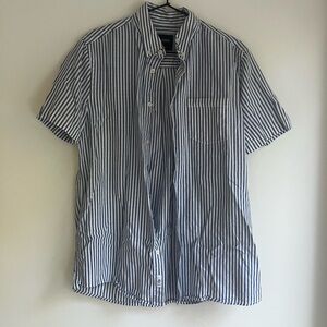 Striped short sleeve dress shirt